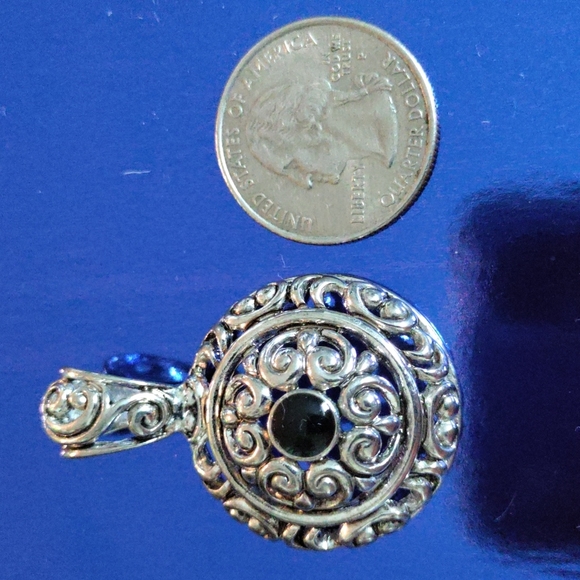 VINTAGE 🪬 SILVER PREMIER DESIGNS FILIGREE ONYX CHARM🫶🏼 PENDENT - Picture 3 of 7
